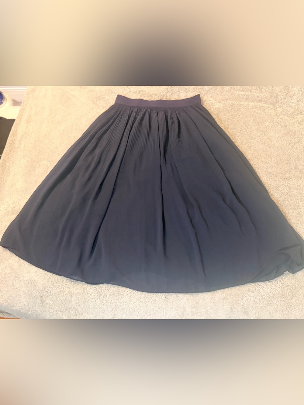 H&M Women's Size 6 Navy Blue Pleated Midi Skirt | Flowy Pull-On Elastic Waist